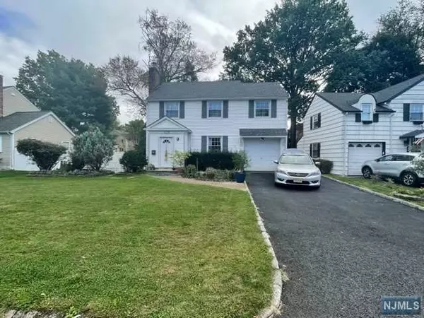 1826 Quaker Way, Union, NJ 07083