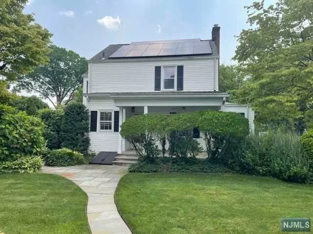 120 Wilbur Road, Bergenfield, NJ 07621