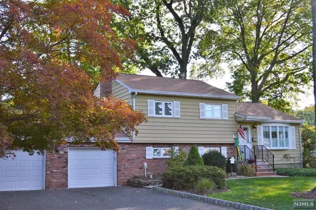 17 Maple Avenue, Montvale, NJ 07645