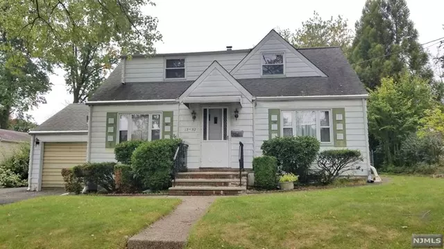 12-52 Fairclough Place, Fair Lawn, NJ 07410