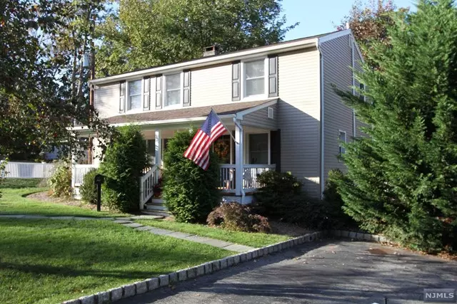 91 Highwood Avenue, Waldwick, NJ 07463