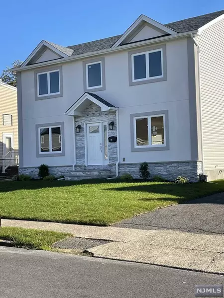 216 Roosevelt Avenue, Elmwood Park, NJ 07407