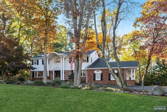 298 Tortoise Lane, Franklin Lakes, NJ 07417