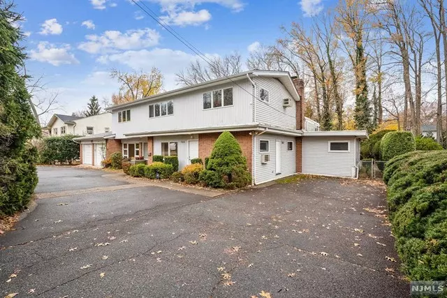 135 Knickerbocker Road, Cresskill, NJ 07626