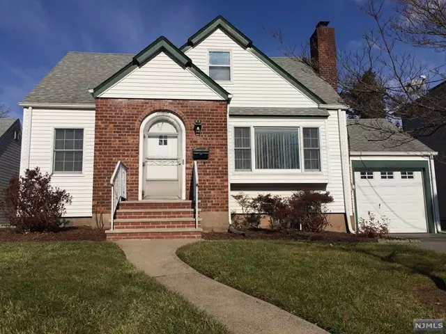 16 Huntting Drive, Dumont, NJ 07628