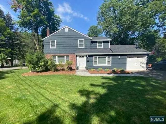 222 Valley Court, Haworth, NJ 07641