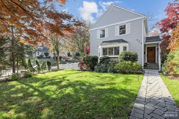 Ridgewood, NJ 07450,404 Alpine Terrace