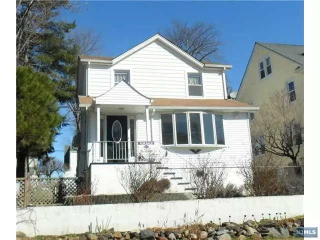 241 Roosevelt Street, Teaneck, NJ 07666