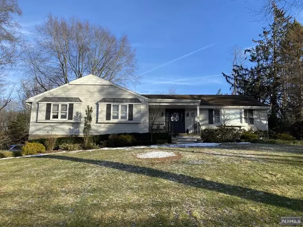 60 Dewolf Road, Old Tappan, NJ 07675