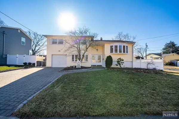 93 Teak Road, Dumont, NJ 07628