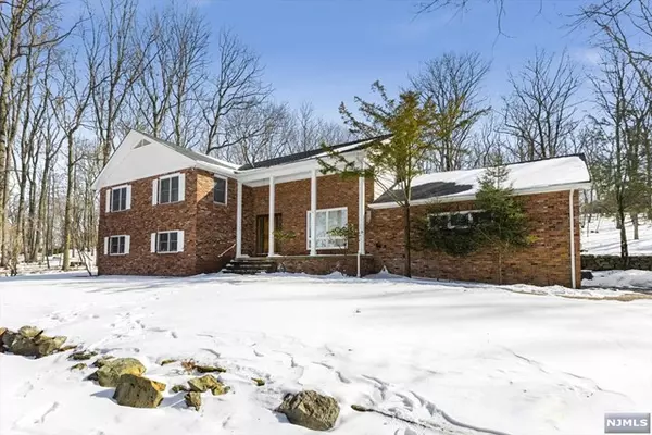 39 Miller Drive, Boonton Township, NJ 07005