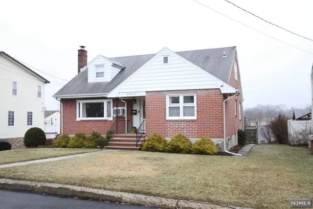 126 Garfield Place, Totowa, NJ 07512