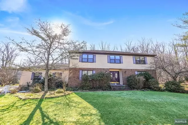 72 Higgins Place, Harrington Park, NJ 07640