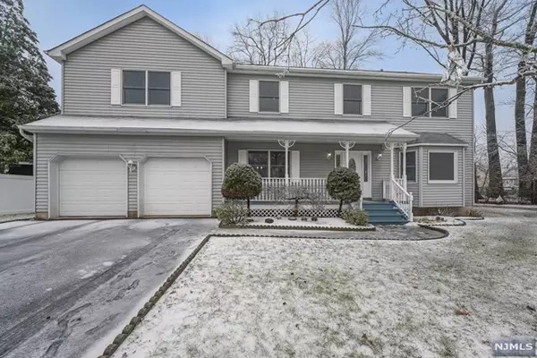 7 Orchard Lane, Saddle Brook, NJ 07663