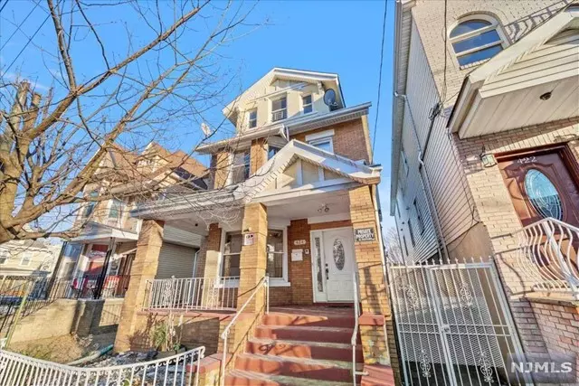 424 Bergen Avenue, Jersey City, NJ 07304