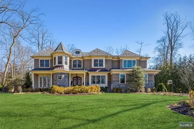 128 Dimmig Road, Upper Saddle River, NJ 07458