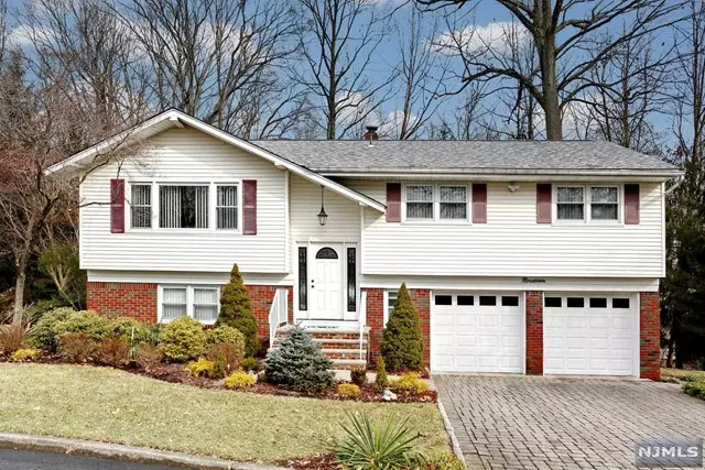 19 Dogwood Lane, Montvale, NJ 07645