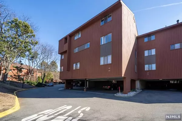 520 Teal Plaza, Secaucus, NJ 07094