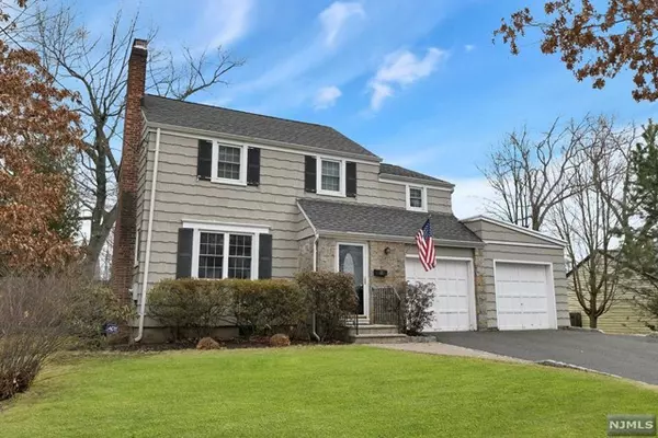 127 Lincoln Place, Waldwick, NJ 07463