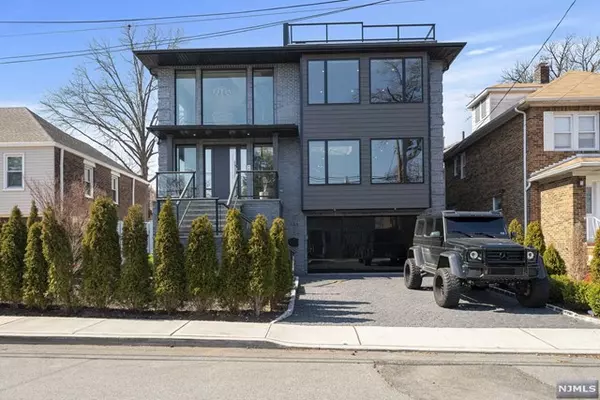 355 Adolphus Avenue, Cliffside Park, NJ 07010