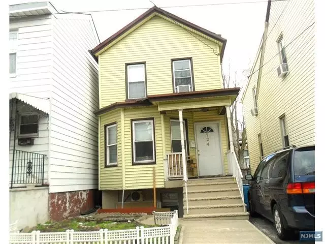 124 Redwood Avenue, Paterson, NJ 07522