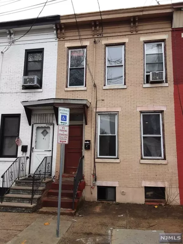 39 Emmet Street, Newark, NJ 07114