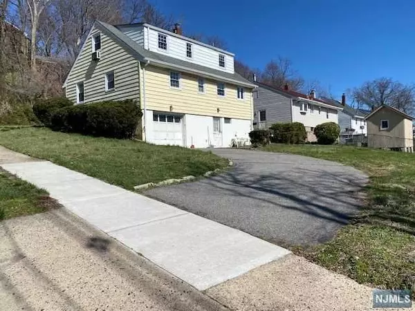 Hasbrouck Heights, NJ 07604,116 Burr Place