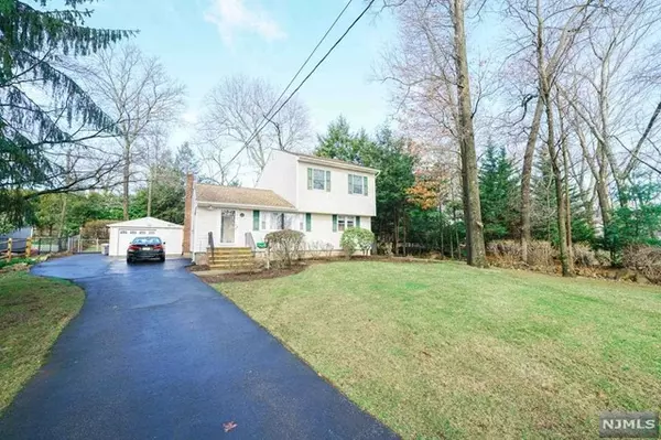 Ramsey, NJ 07446,15 Oak Ridge Road