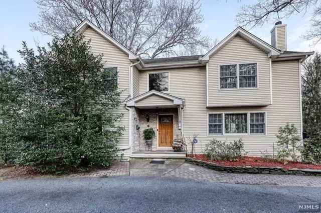 9 Kinderkamack Road, Park Ridge, NJ 07656