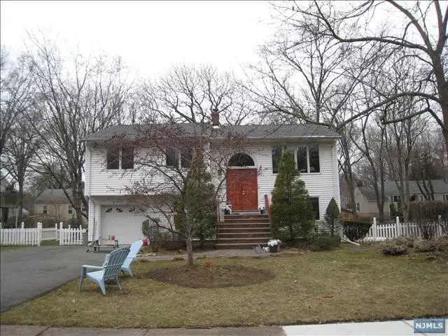 669 Alanon Road, Ridgewood, NJ 07450