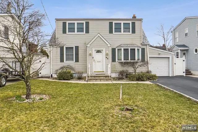 44 Durham Street, Pompton Lakes, NJ 07442