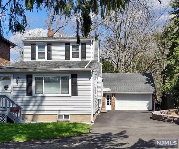 1 Dyer Place, Saddle Brook, NJ 07663