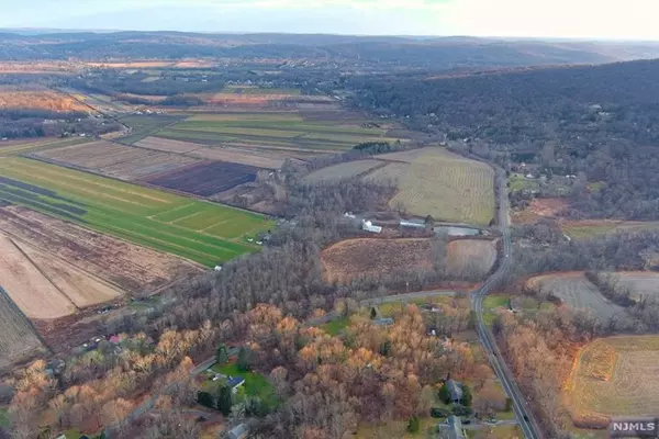 7 Shades Of Death Road, Liberty, NJ 07838