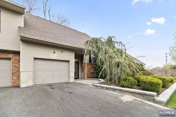 60 Allison Way, Emerson, NJ 07630