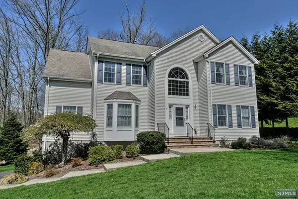 1 Sargent Court, Mahwah, NJ 07430