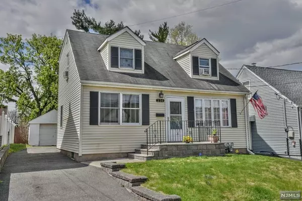 236 Baldwin Avenue, Hasbrouck Heights, NJ 07604