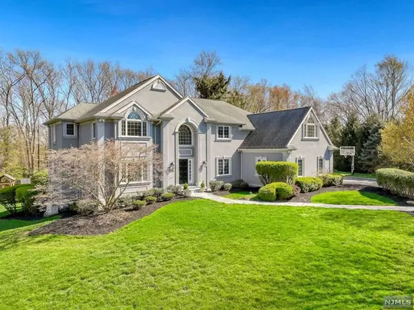 218 Woodmere Court, Franklin Lakes, NJ 07417