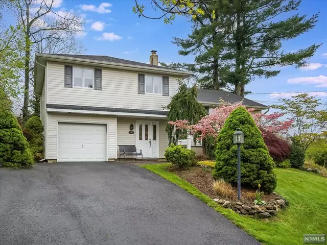 36 Normandy Drive, Wayne, NJ 07470