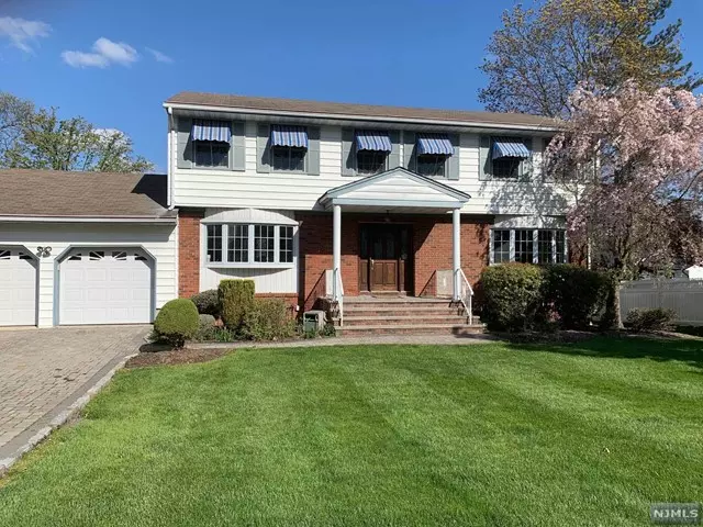 4 Knox Terrace, Totowa, NJ 07512