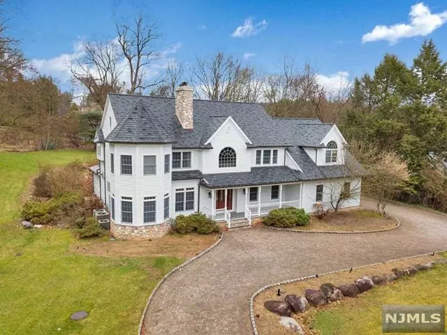 39 Brook Road, Upper Saddle River, NJ 07458