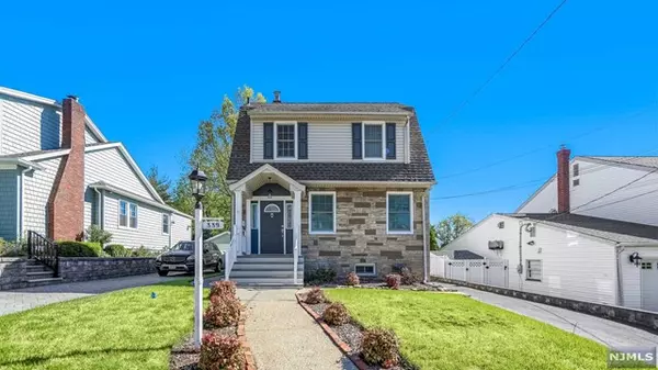 339 Roosevelt Avenue, Hasbrouck Heights, NJ 07604