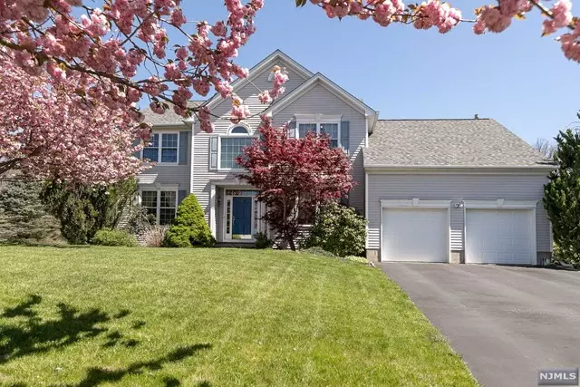 25 Dorset Drive, Mount Olive Township, NJ 07840