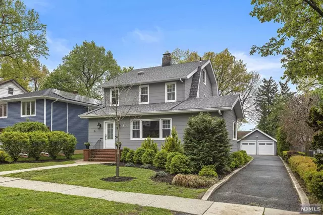 336 Moore Avenue, Leonia, NJ 07605