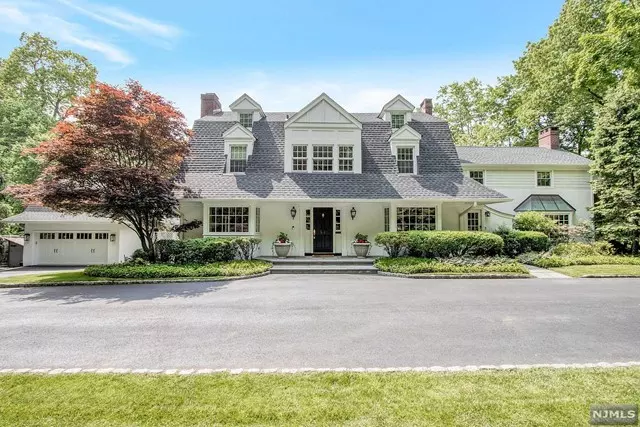 31 Old Smith Road, Tenafly, NJ 07670