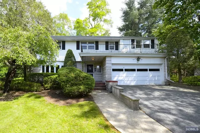 40 Magnolia Avenue, Tenafly, NJ 07670