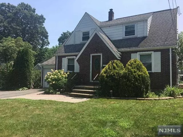 212 Lexington Avenue, Cresskill, NJ 07626