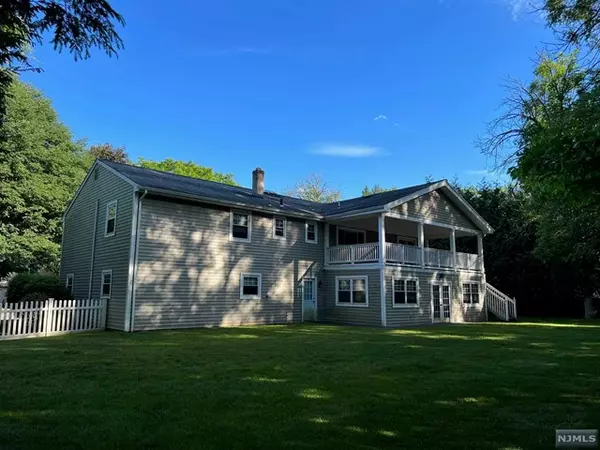 Demarest, NJ 07627,19 Evergreen Place