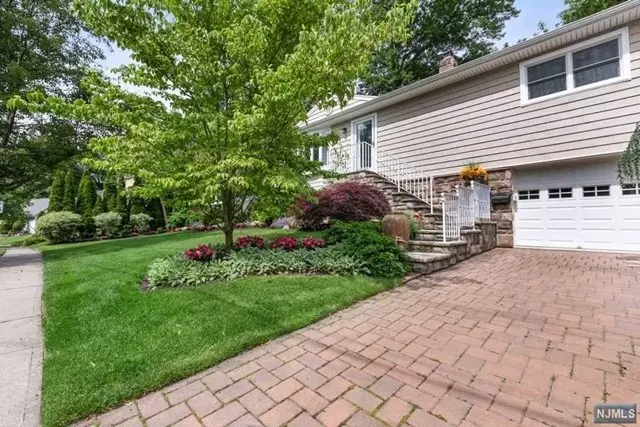 35 Ivanhoe Terrace, Bloomfield, NJ 07003