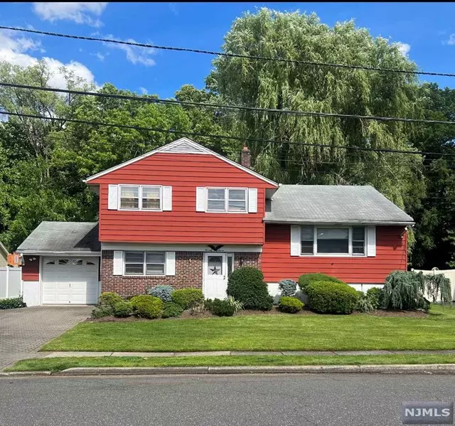 Dumont, NJ 07628,77 Richard Drive