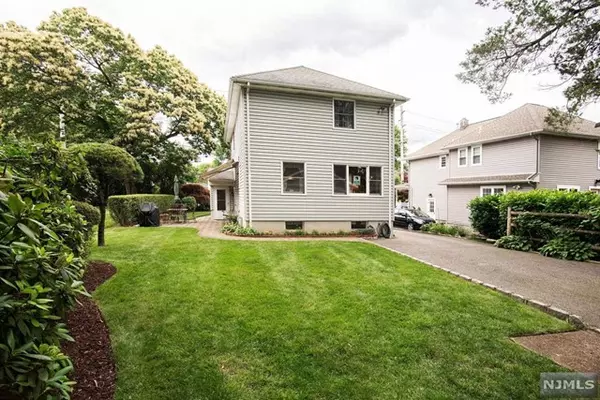 Oradell, NJ 07649,643 Ridgewood Road